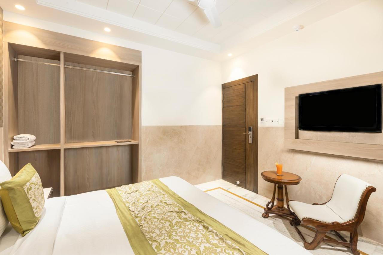 Hotel Star By Star Group- Near Delhi Airport นิวเดลี ภายนอก รูปภาพ