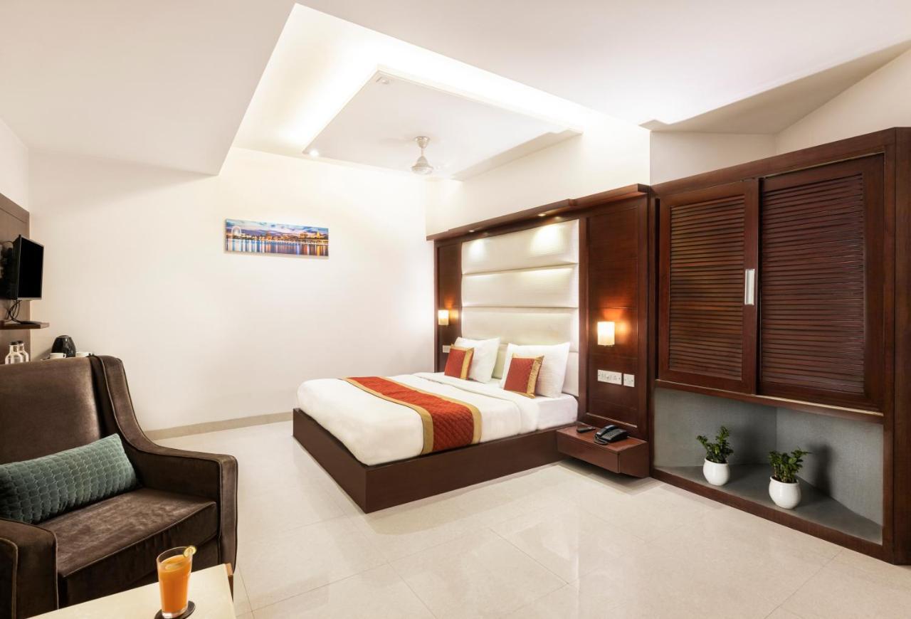 Hotel Star By Star Group- Near Delhi Airport นิวเดลี ภายนอก รูปภาพ