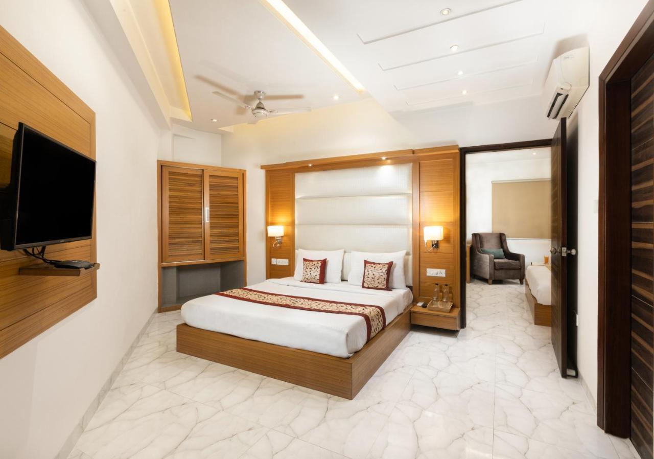 Hotel Star By Star Group- Near Delhi Airport นิวเดลี ภายนอก รูปภาพ