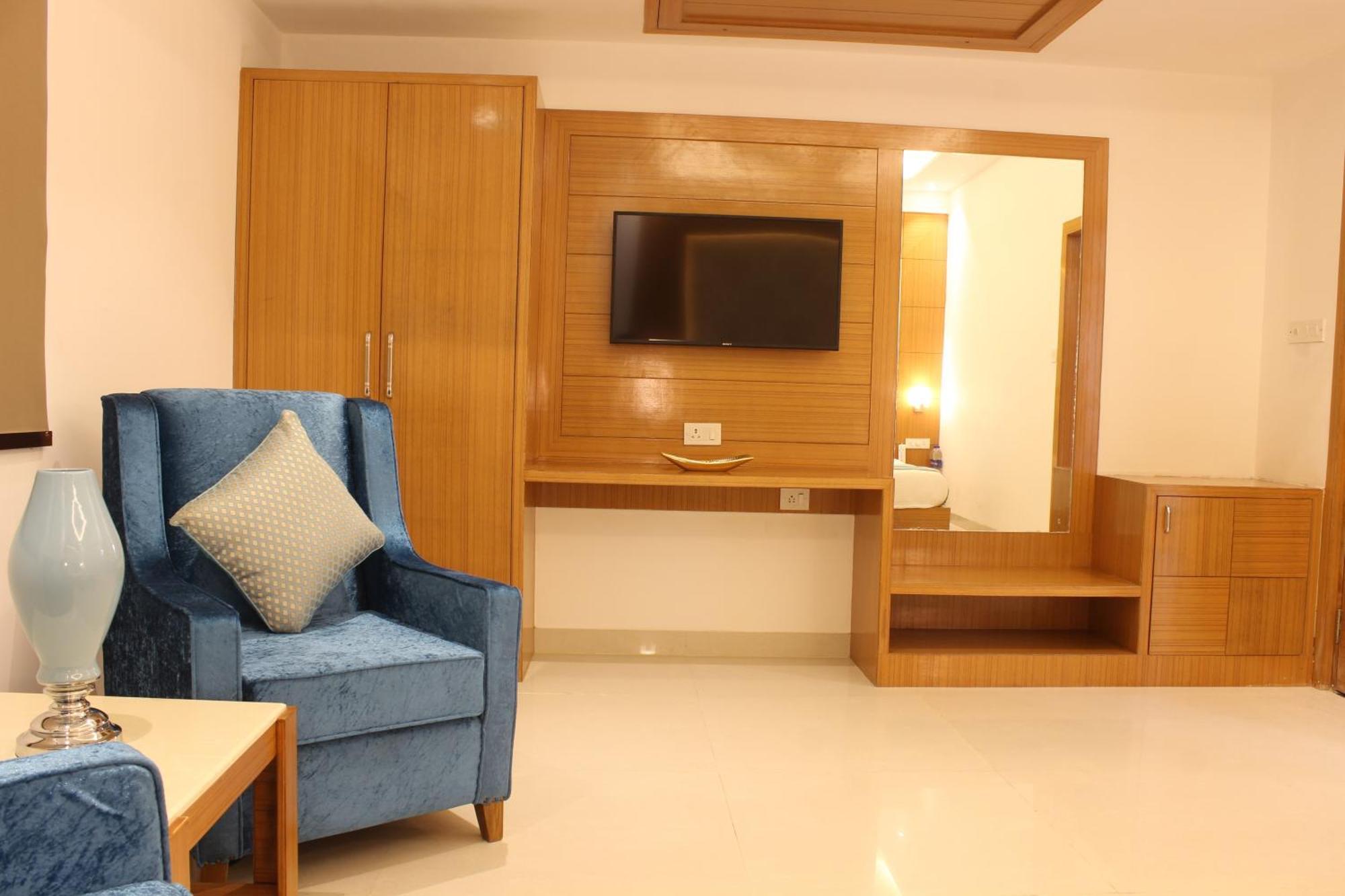 Hotel Star By Star Group- Near Delhi Airport นิวเดลี ภายนอก รูปภาพ