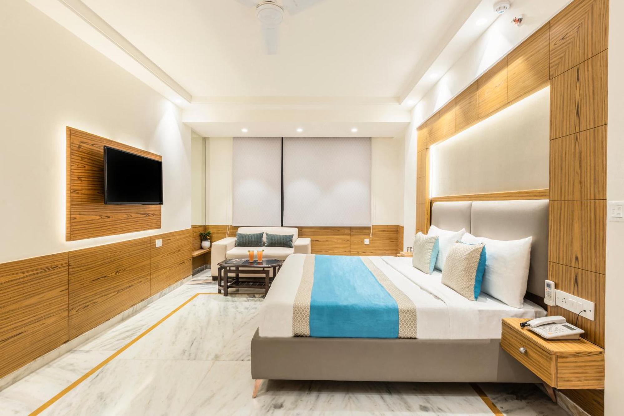 Hotel Star By Star Group- Near Delhi Airport นิวเดลี ภายนอก รูปภาพ