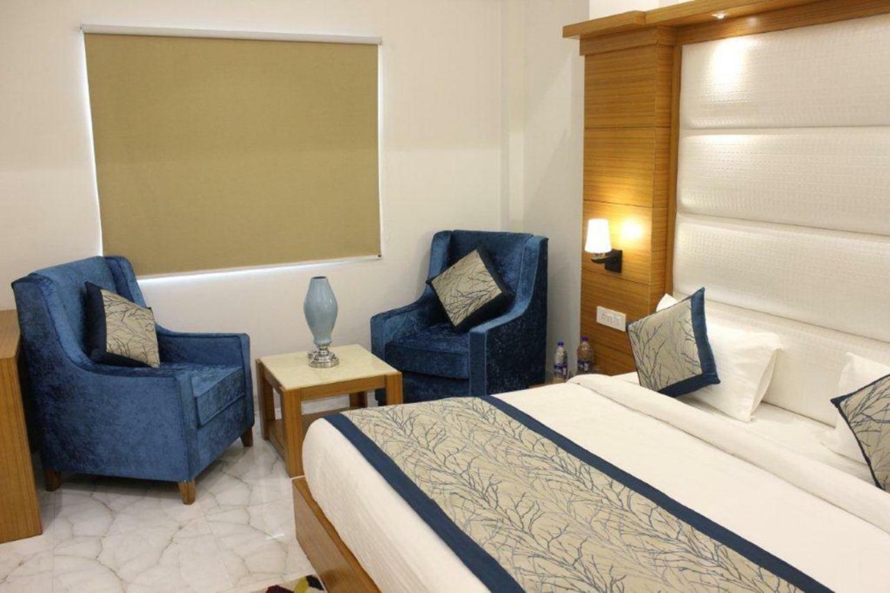 Hotel Star By Star Group- Near Delhi Airport นิวเดลี ภายนอก รูปภาพ