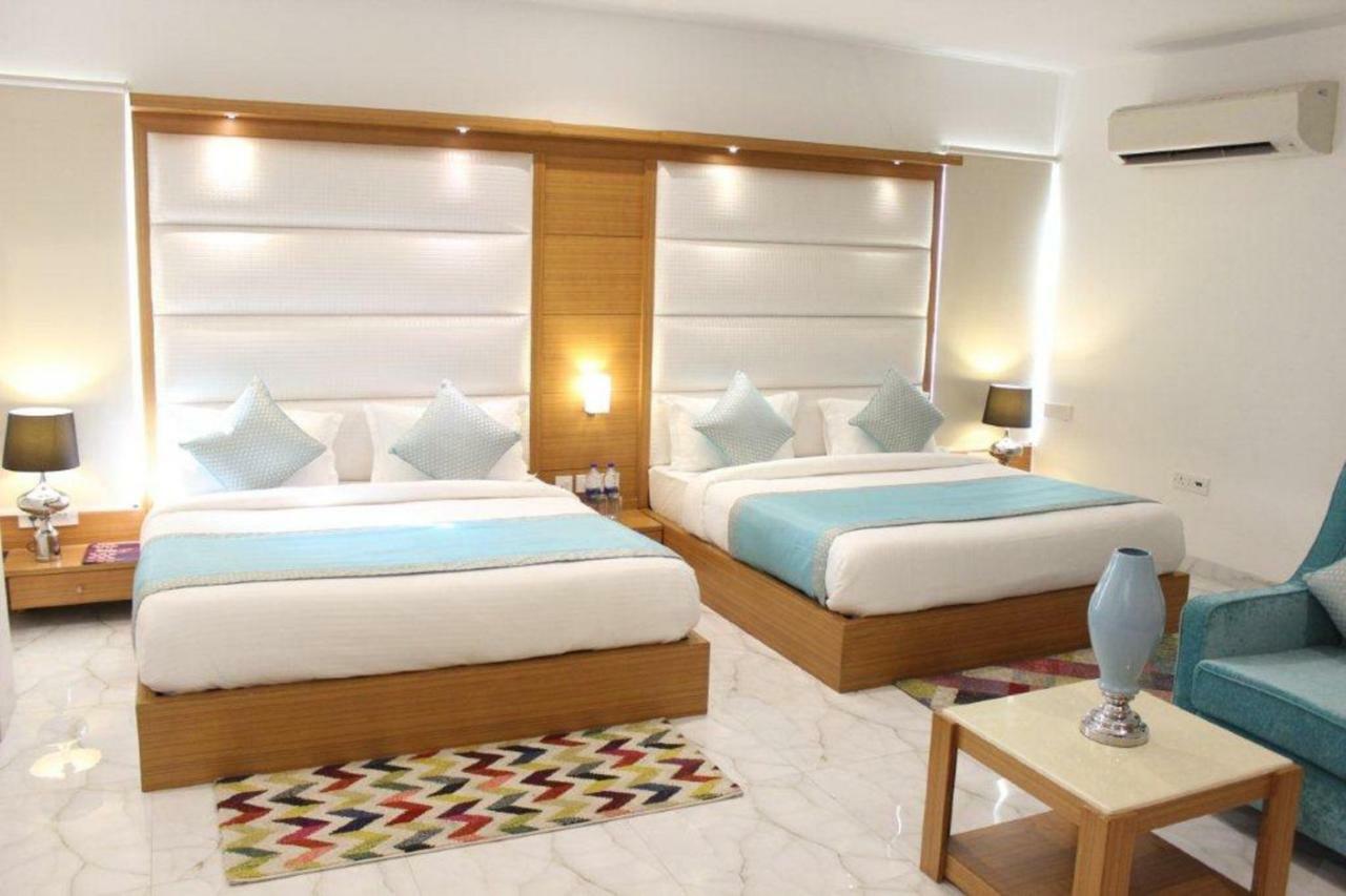 Hotel Star By Star Group- Near Delhi Airport นิวเดลี ภายนอก รูปภาพ