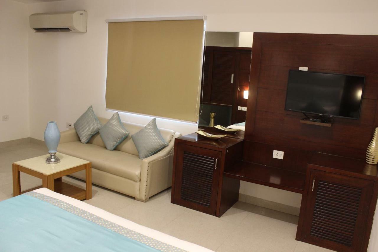 Hotel Star By Star Group- Near Delhi Airport นิวเดลี ภายนอก รูปภาพ