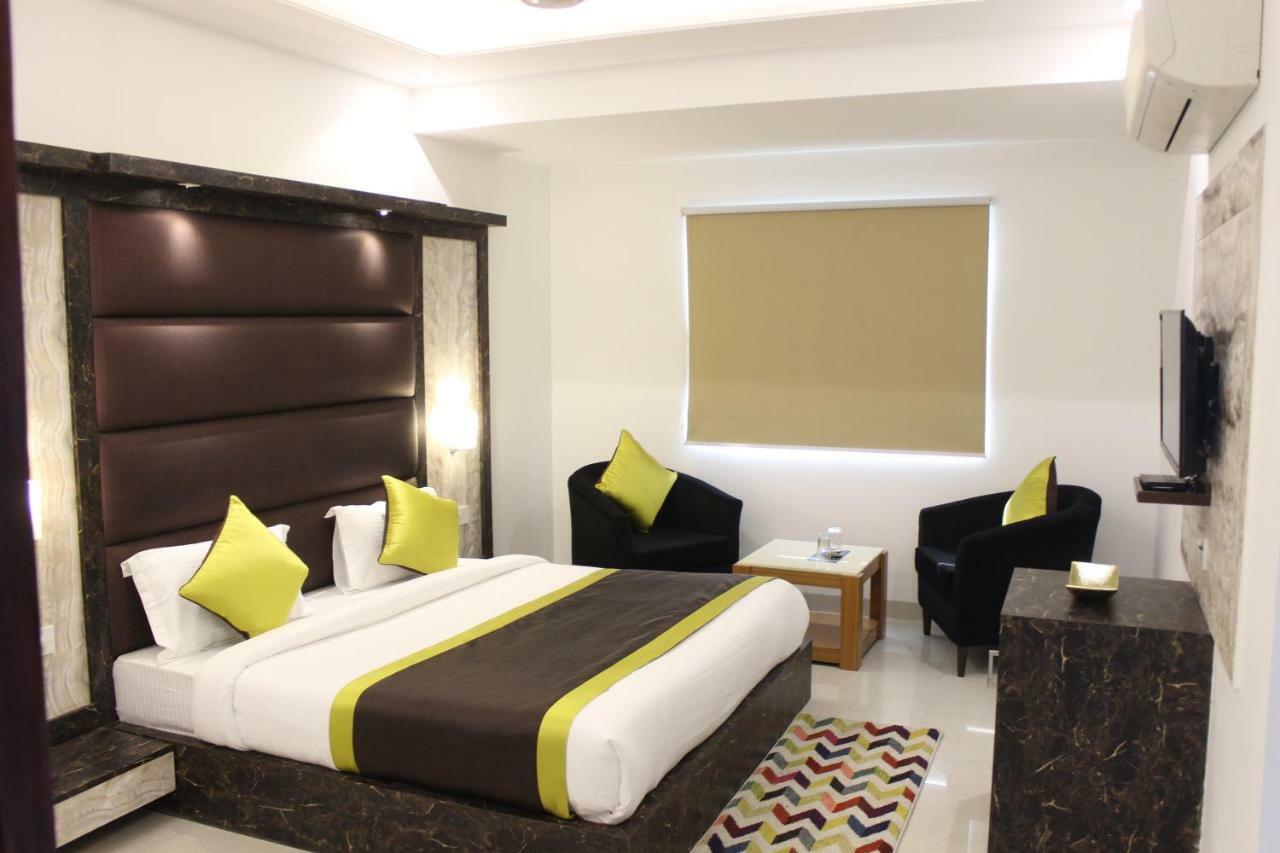 Hotel Star By Star Group- Near Delhi Airport นิวเดลี ภายนอก รูปภาพ